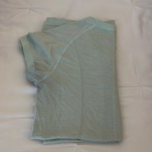 Light green lululemon swiftly tech top!